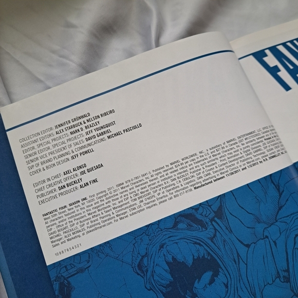 Fantastic Four: Season One Book by Roberto Aguirre-Sacasa Marvel Hard Cover - Picture 7 of 13